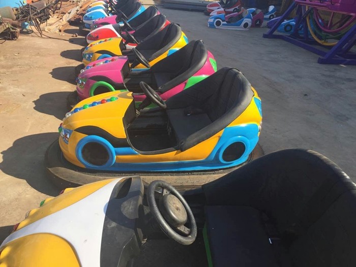 FRP Material Kiddie Bumper Cars With Advanced Audio For Kids And Young People