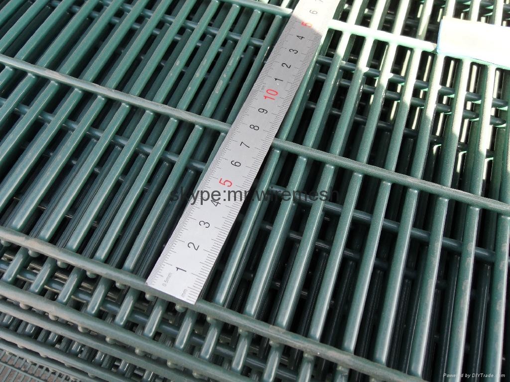 358 Security fence 3" x 0.5" ,12.70mm x 76.20mm x 4.00mm hot dipped galvanized