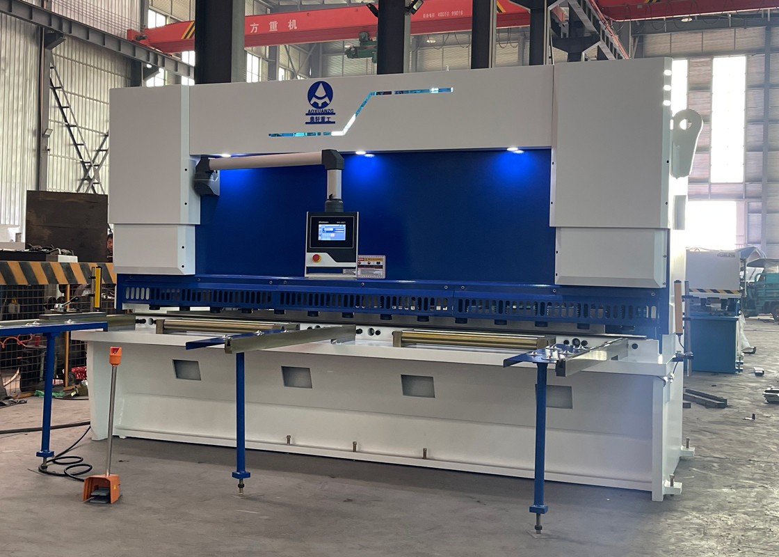 DELEM DAC360T Controller Hydraulic Guillotine Shearing Machine For Precise 8mm Cutting
