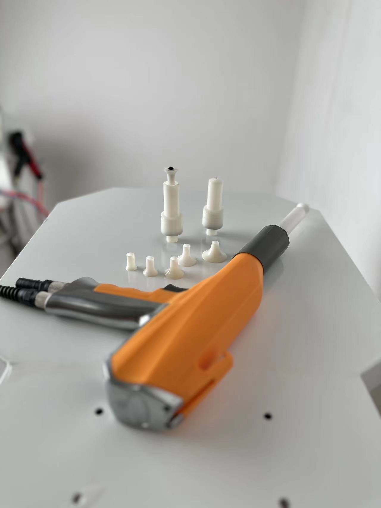 Vacuum Portable Powder Coating Gun High Efficiency Electrostatic Powder Spray Gun