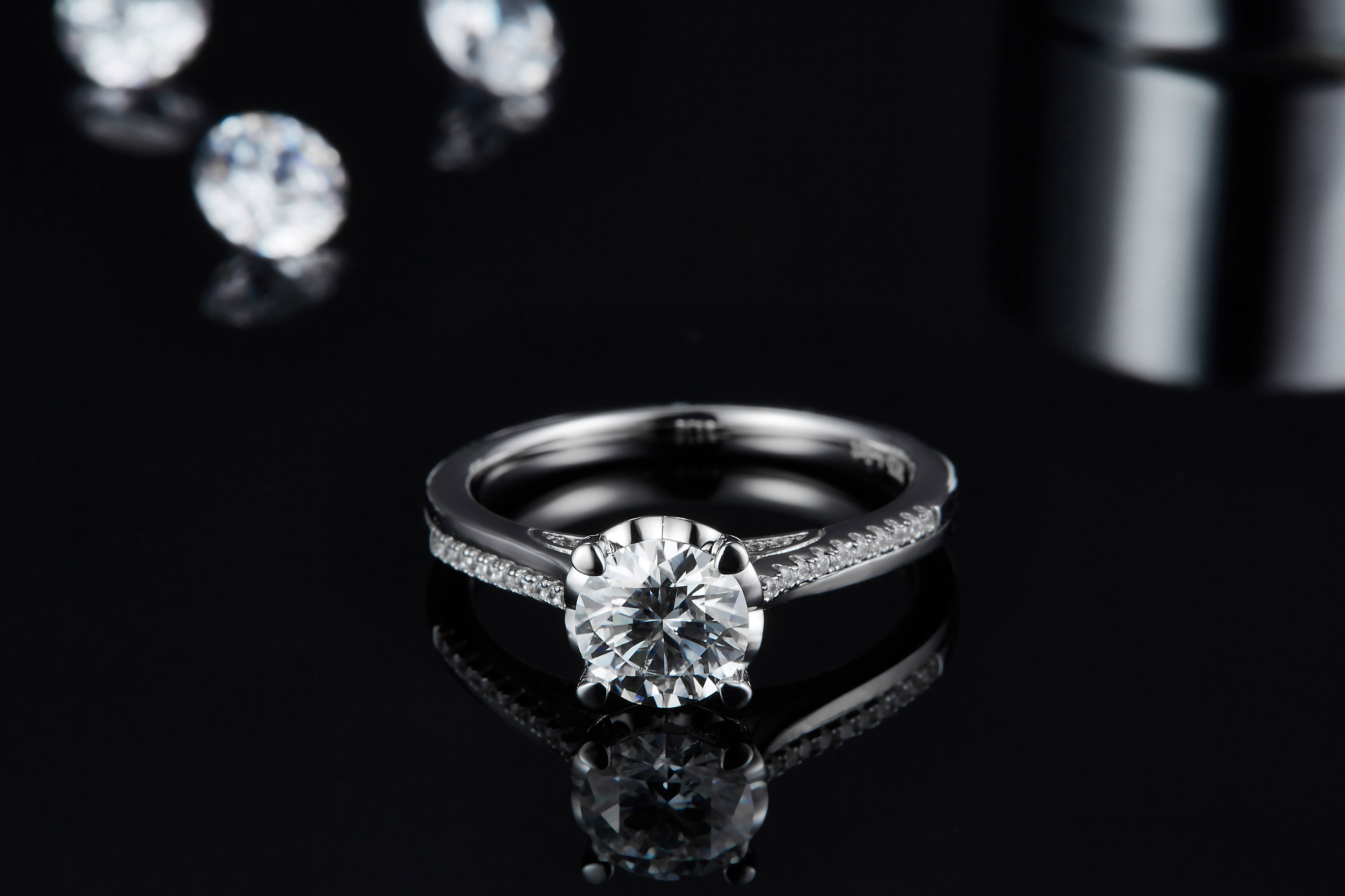 Minimalist Custom Diamond Moissanite Engagement Rings Promise Rings for Women