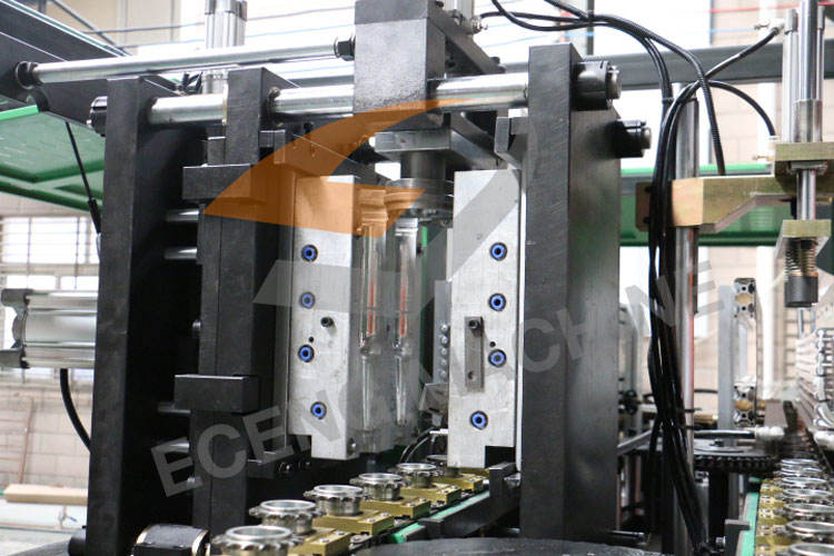 2 Cavity 5 Ltr Blow Moulding Machine Plastic Bottle Making 2000bph