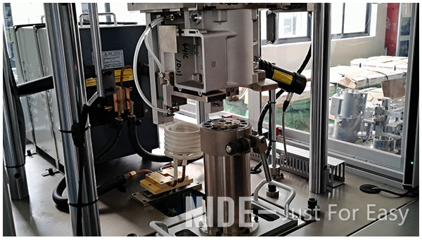 automatic hot-melt machine.jpg