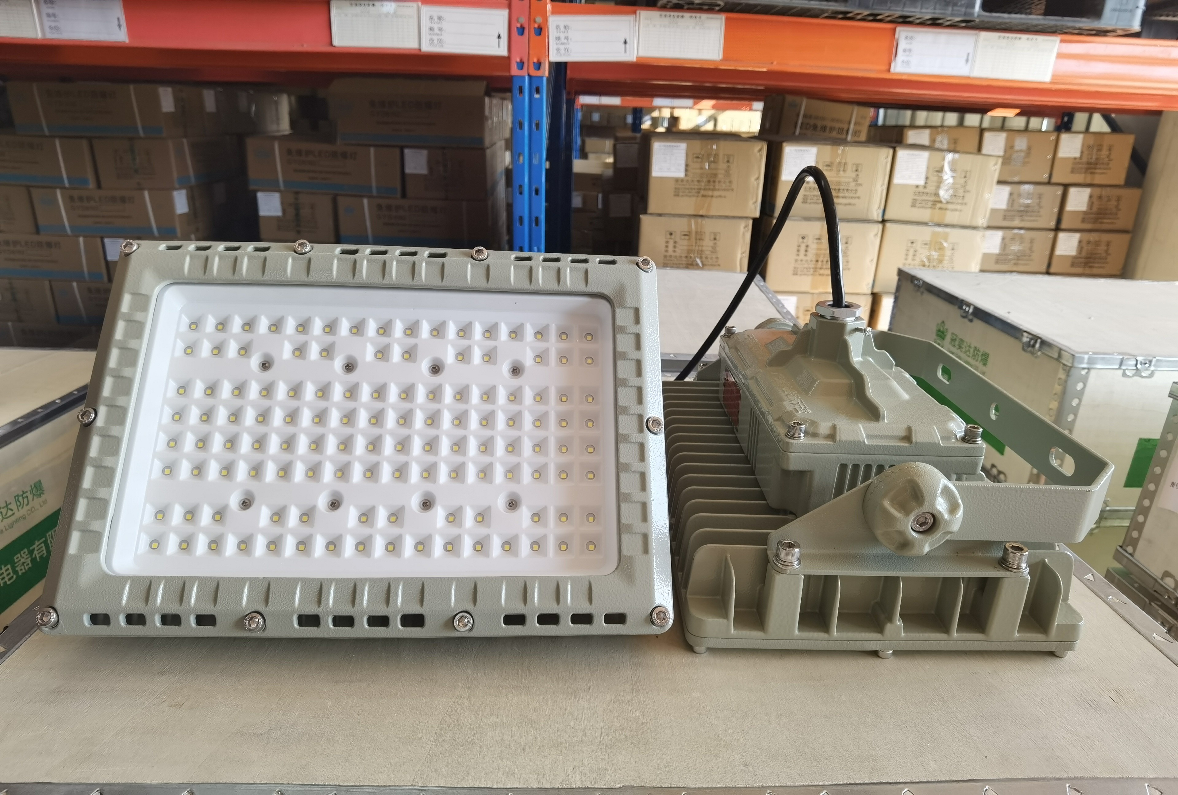 High brightness 130lm/w 50w 100w 150w explosion proof LED Floodlight with 500000 Hours Life Time