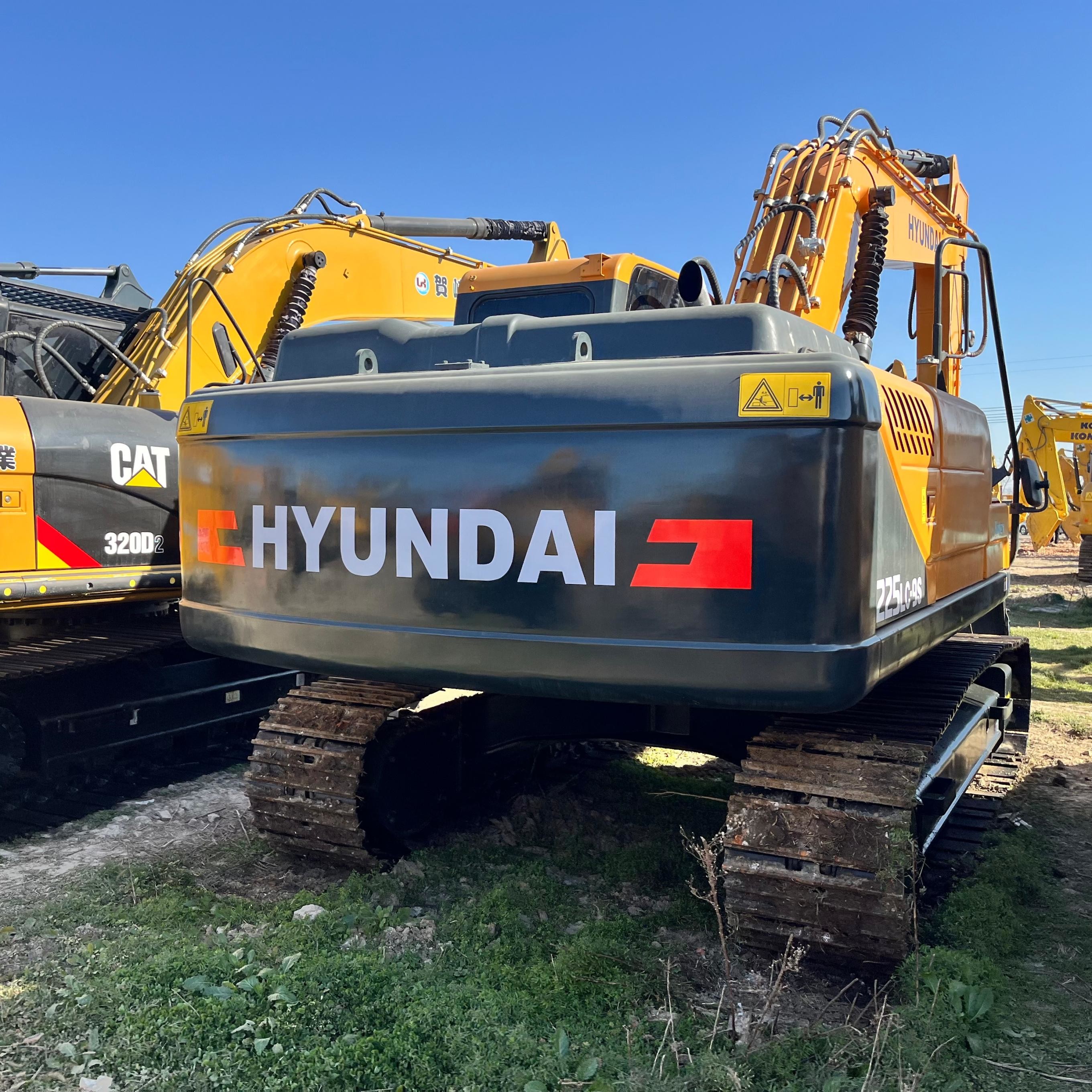 22.5 Tons Hyundai Used Excavator 225LC-9 Heavy Equipment Machine Digger