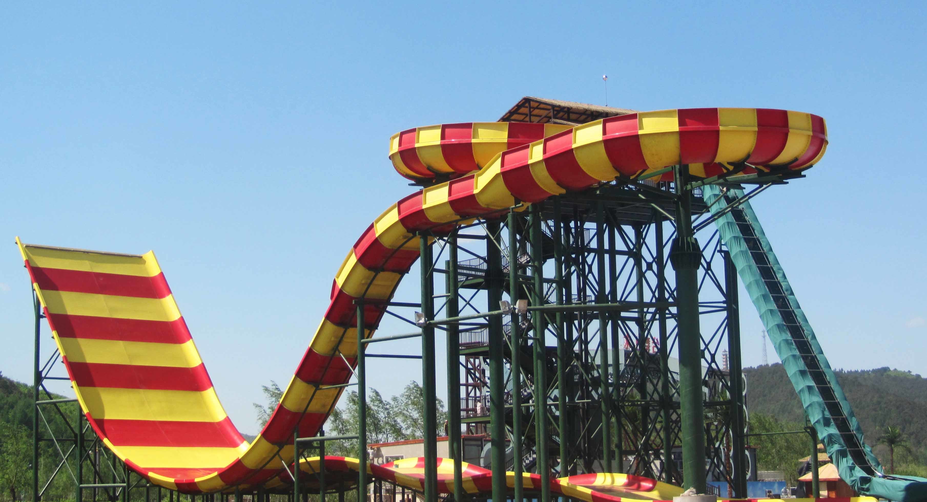 Outdside Giant Boomerang Fiberglass Water Slide For 6 Person , Water Park Tower Height 18.75M