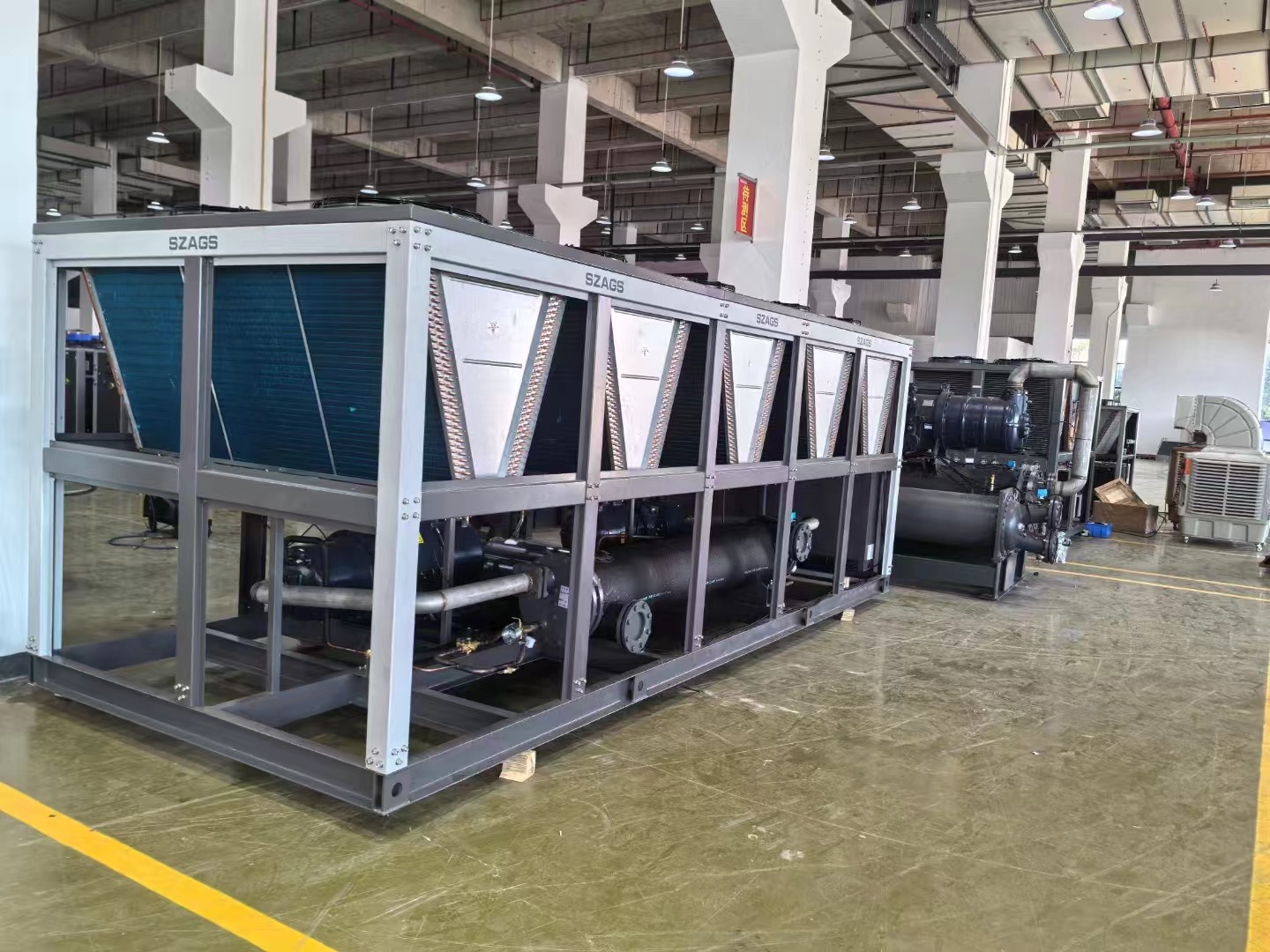 150HP Air Cooled Screw Compressor Chiller Industrial chemical chiller 150 Ton Air cooling machine for PVC profile extrusion lines