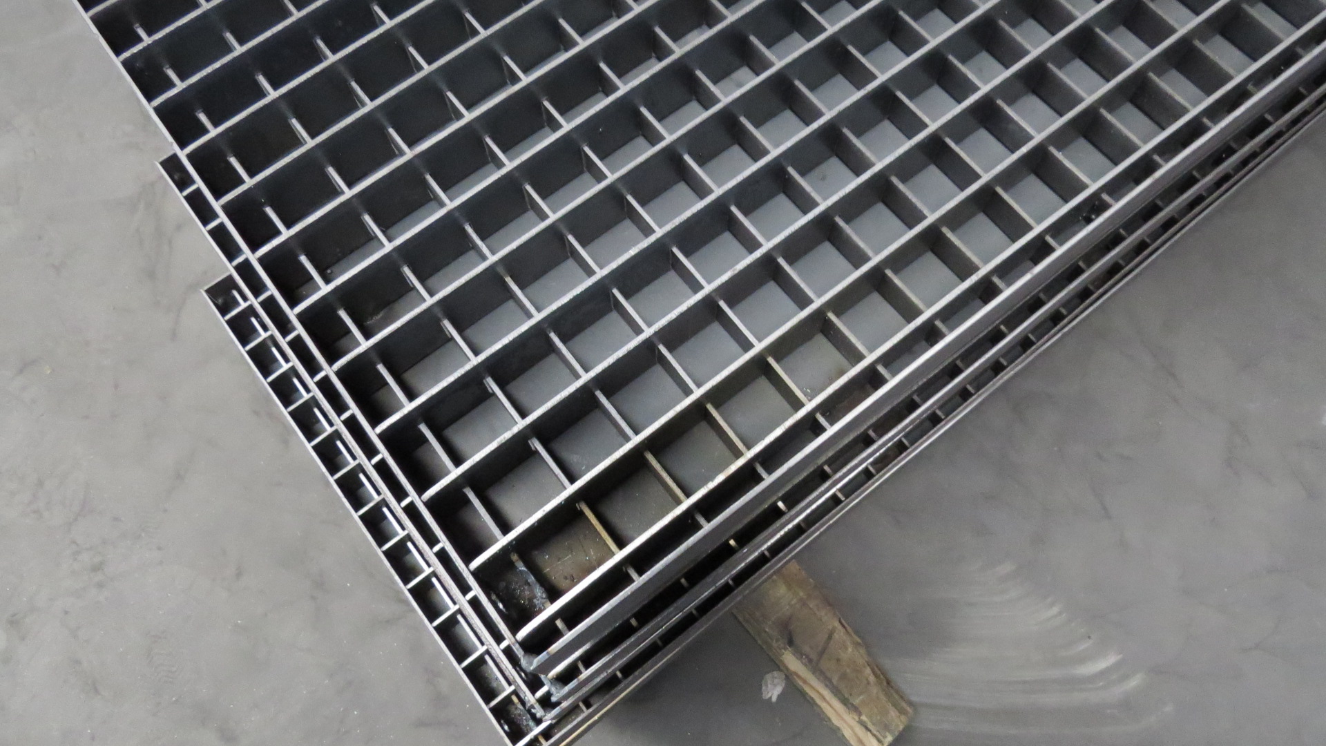 plug-in steel grating