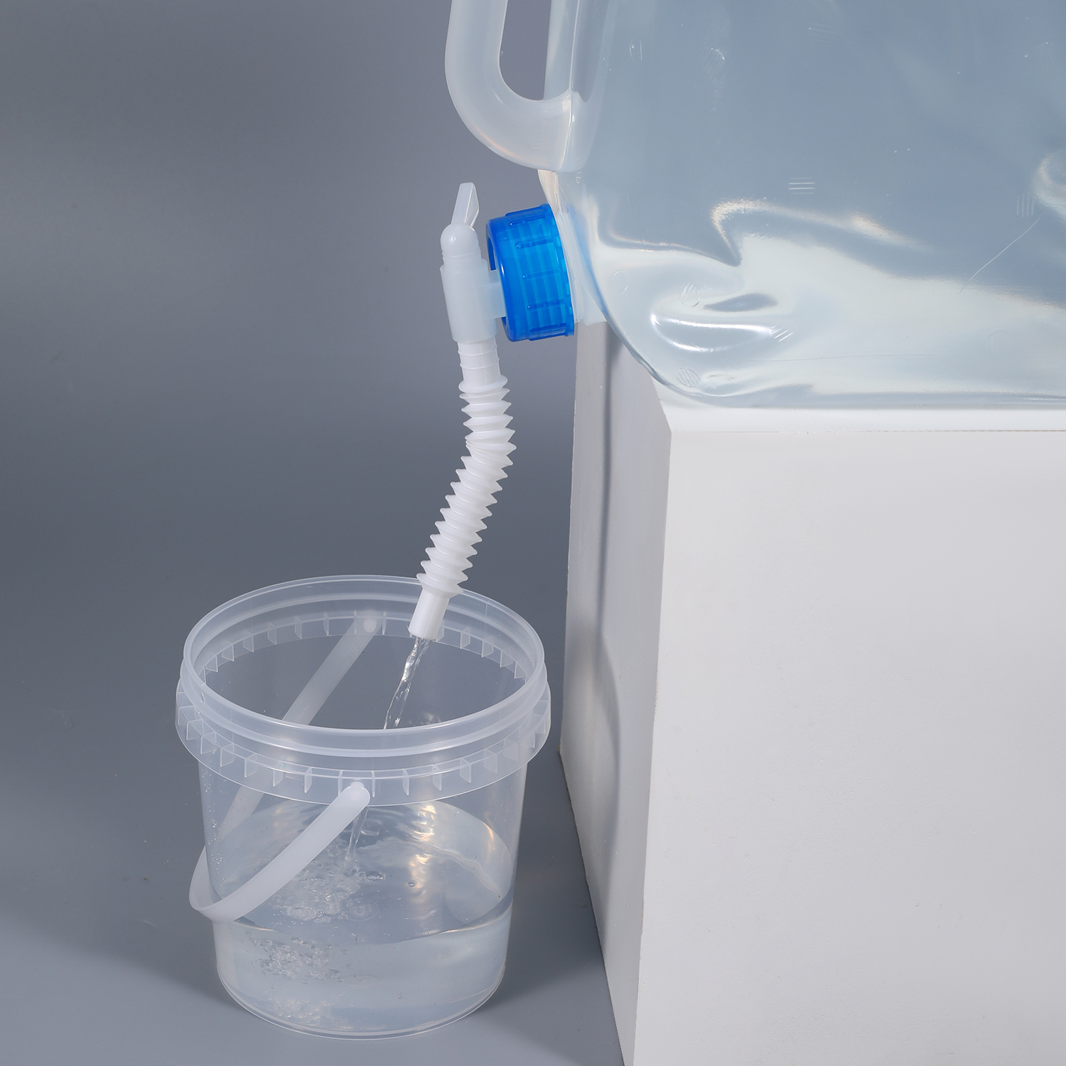 Sample Supplied Semi Collapsible Jerry Can With Telescopic Tube For Water Storage Easy
