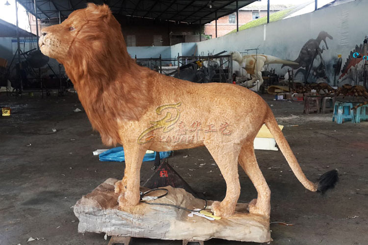 Custom Life Size Animatronic Animals Lion King On Site Installation Available