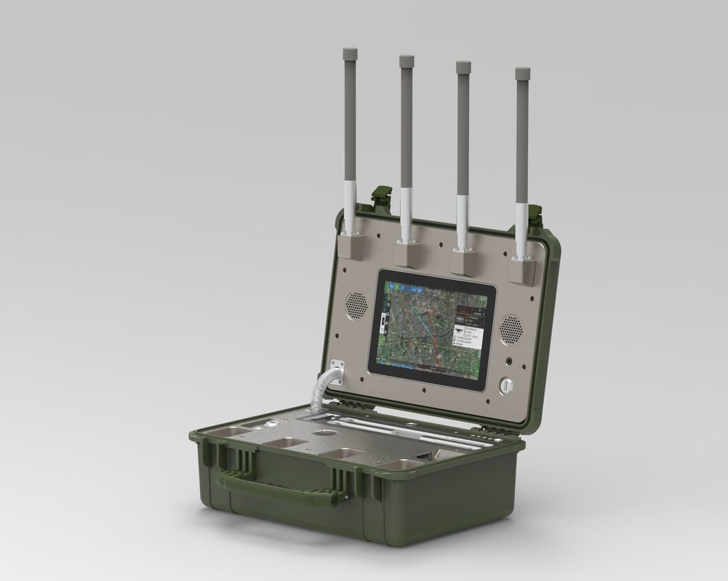 2.4G 5.8g 1.4G 5, 2g 900m Uav Signaling Equipment Uav Defense System Briefcase