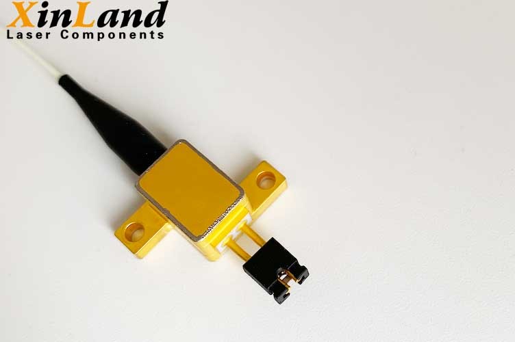 808nm-810nm 4W-4.5W Fiber Coupled Diode Laser Module 105um Multi mode Fiber