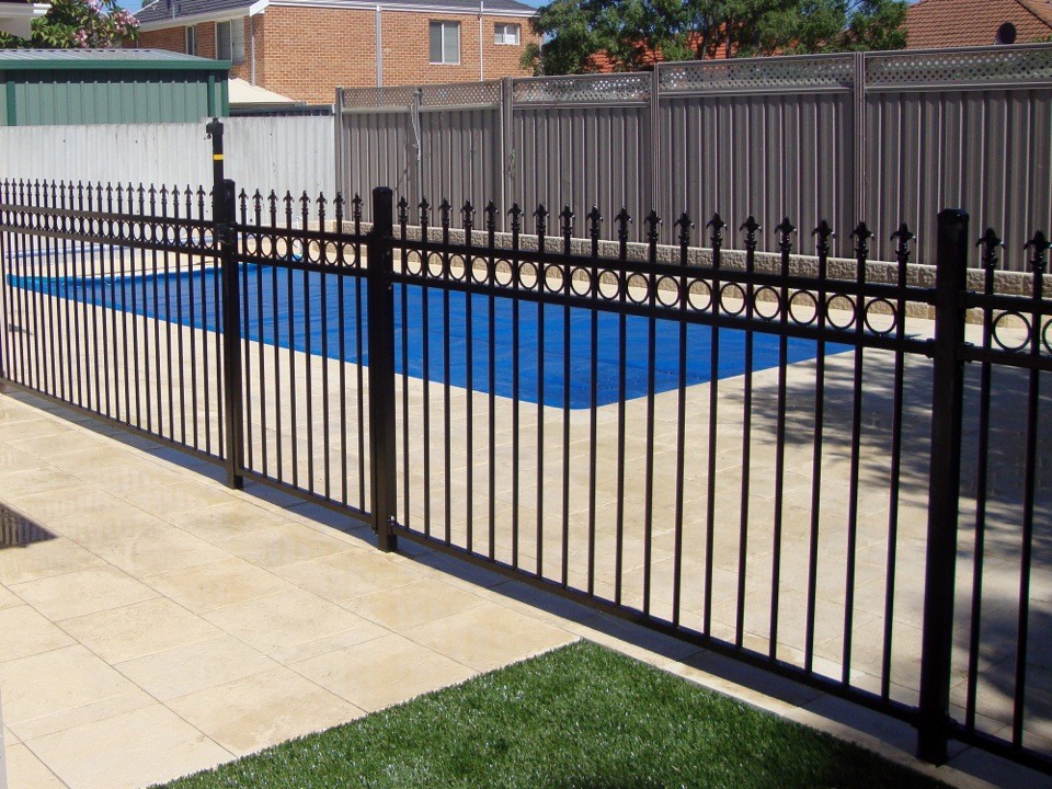 Low Maintenance Pool Steel Wrought Iron Fence With Flattened Spear
