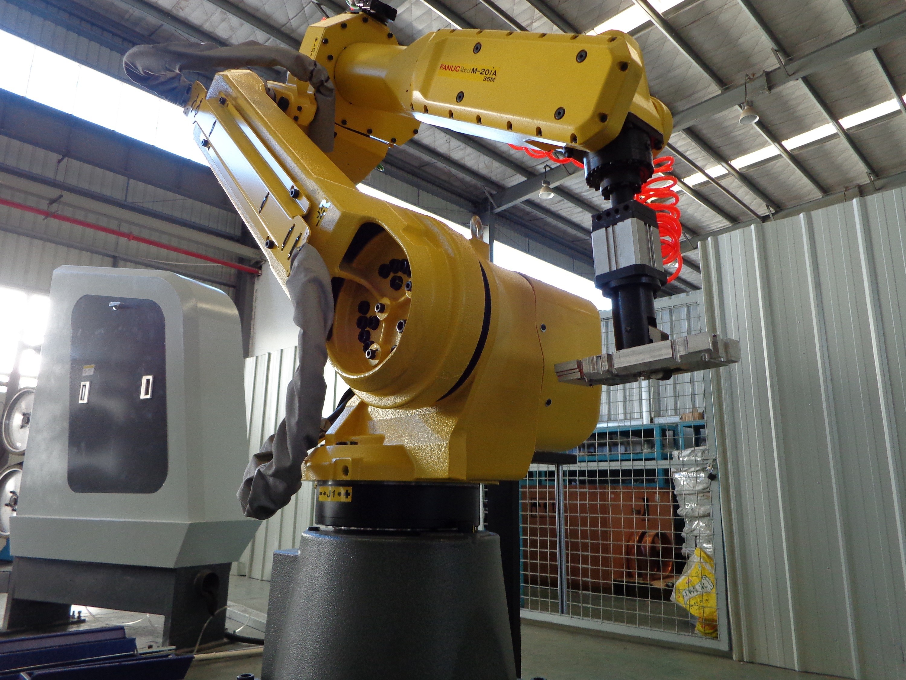 Full Automatic Robot Polish System FUNAC Robot Cell Metal Deburring Machine 380V