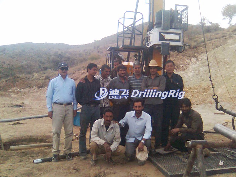 HQ wire-line core drilling rig DF-H-2, 350m BQ deep borehole machine for mineral exploration