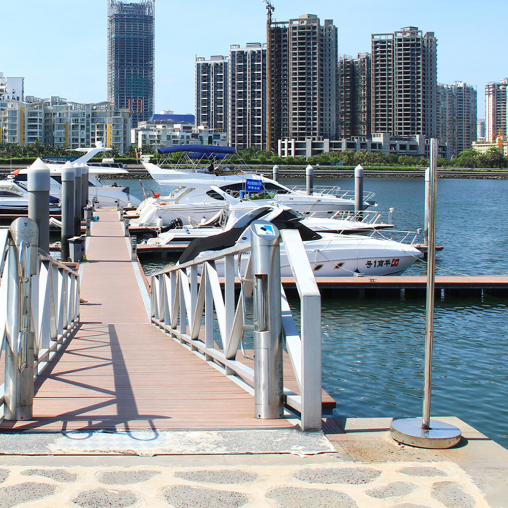 Silver Marine Aluminum Gangways 6061-T6 Alloy Floating Dock Customization Sturdy Design