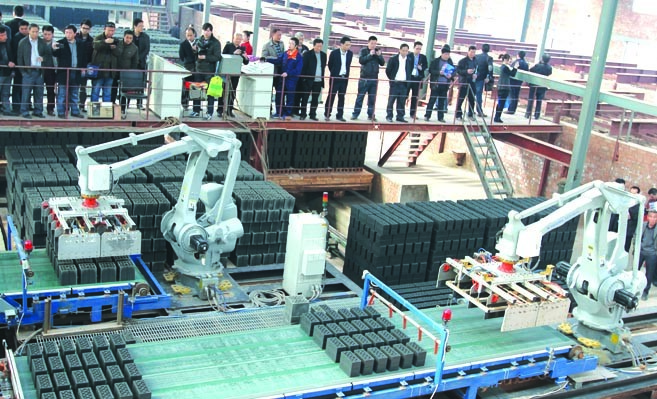 Robot Stacking Automatic Brick Making Machine 800kg With Gripper