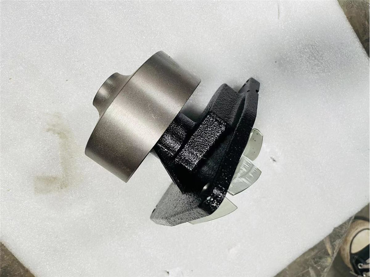 4945053 Excavator Parts Water Pump For Cummins