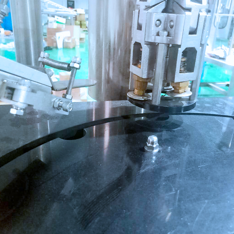 Plant Supply Automatic Locking Capping Machine for Glass Bottle/Jar Driven Type Electric