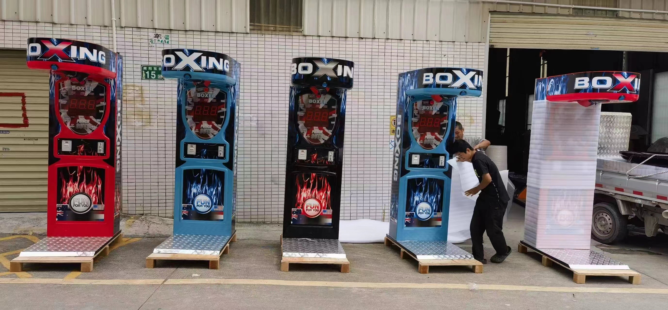 Coin Operated Electronic Sport Punch Amp Kick Boxing Arcade Game Machine Fashionable For Eye-catching Display