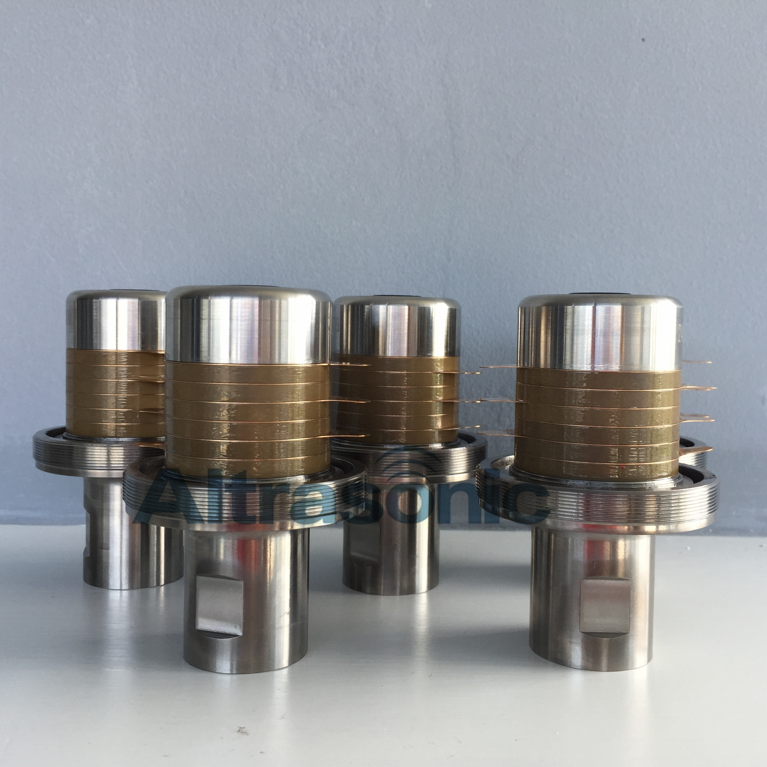 Customized Titanium Alloy Material Ultrasonic Converter With 6pcs Ceramic 20Khz