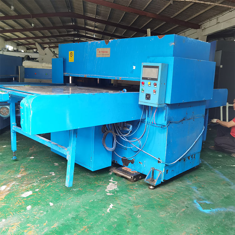 Hydraulic Automatic Plastic Cutting Machine For PP HDPE LDPE PET Lumps Barrels