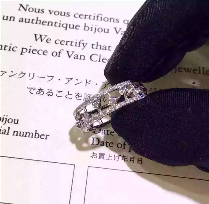 Eternity Ring 18K White Gold Wedding Ring with VVS Diamonds Fine Jewelry