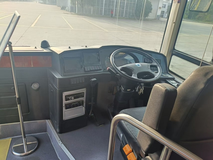 Used Tour Bus Luxury 37 Seats Double Floor RHD Weichai Engine Diesel Coach Bus Sunlong SLK6126