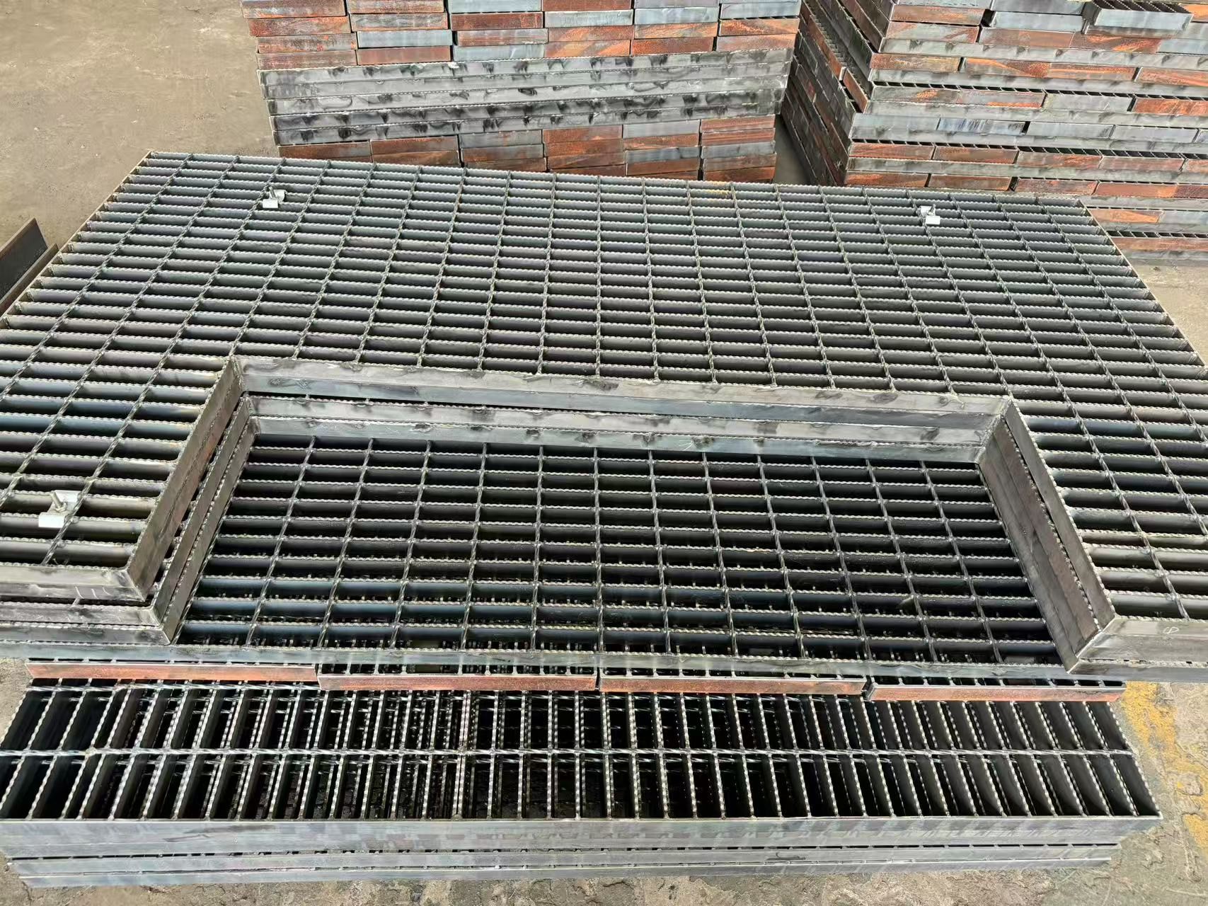 Black Powder Coated Steel Stairs For Residential Or Commercial Use Decks Rust Proof Metal Staircase With Handrail