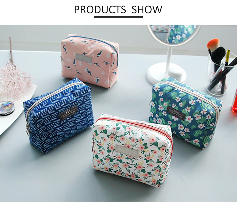 Water Repellent Polyester Cosmetic Bag With Flower Patterns