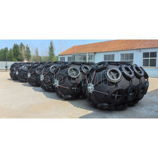 Pneumatic fender in marine application