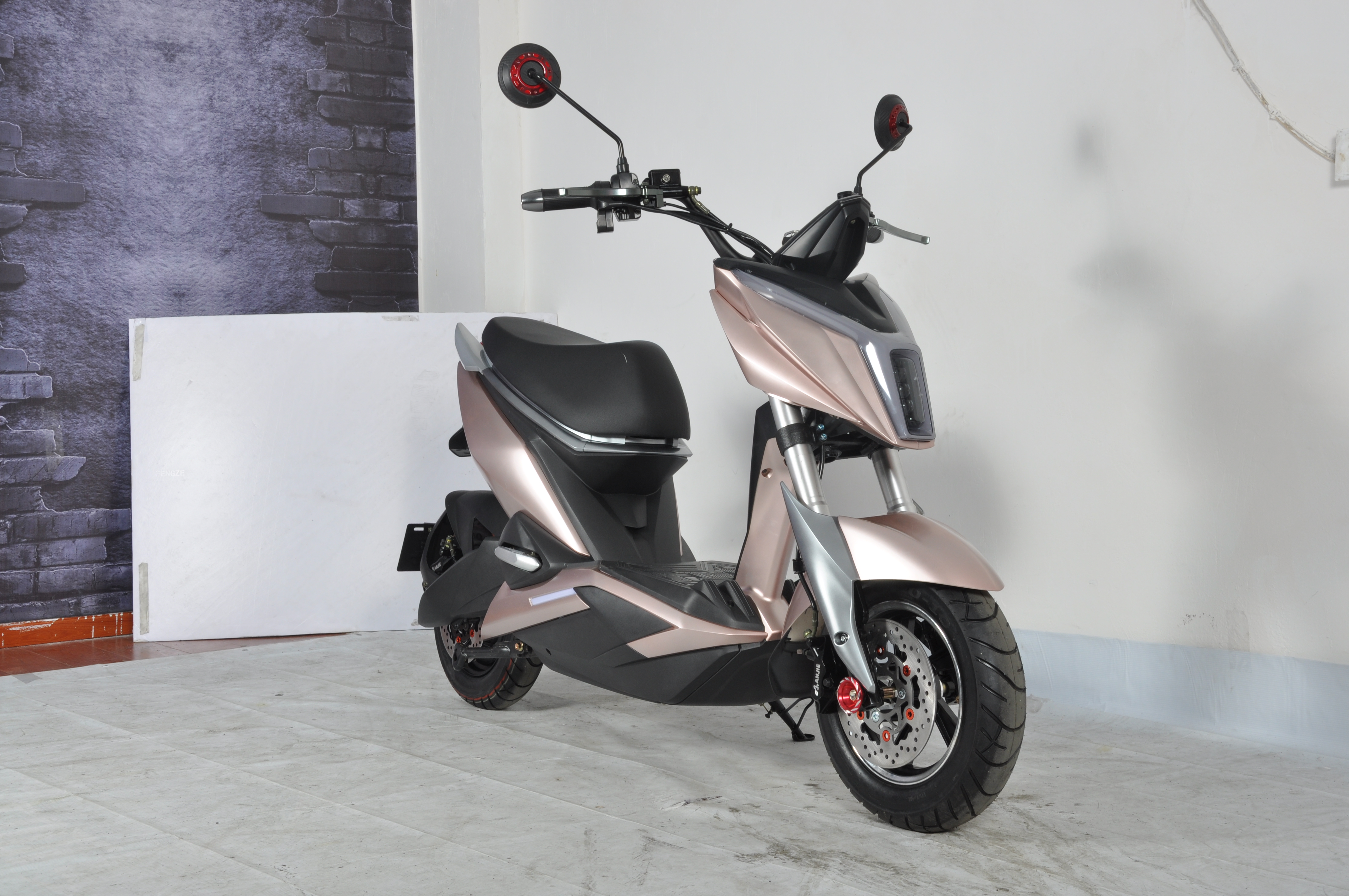 City Coco Harley 60v Electric Scooter 1500w 3000w 20AH/28AH Lithuim Battery Lead Acid