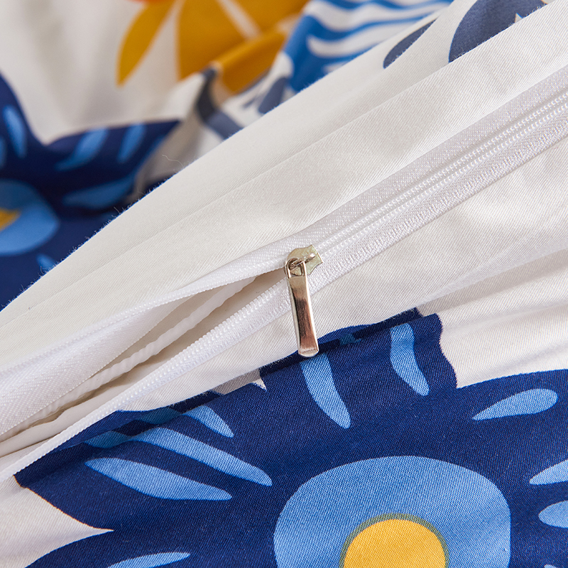 Experience the Softness and Durability of Our 100% Cotton Bedding Set for All-Season