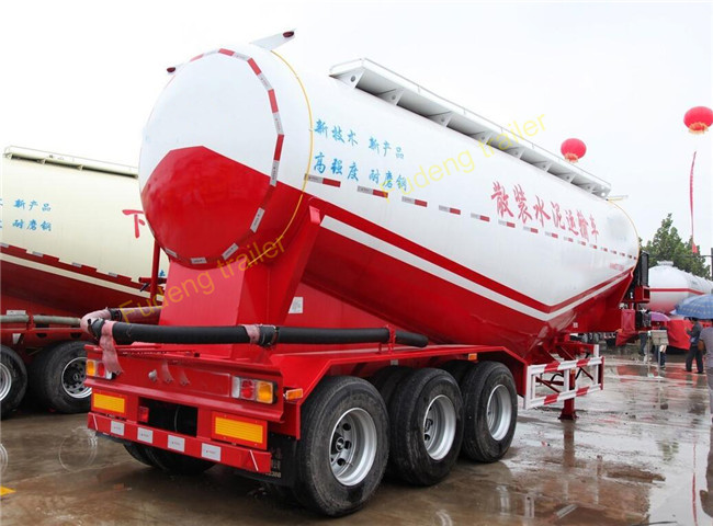3 Axles Cement Bulk Carrier Truck 4 mm Steel Tanker Body 35m³ Payload