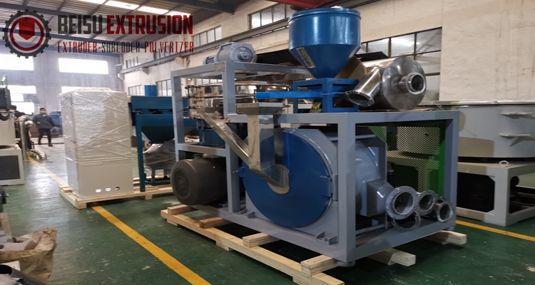 500kg/H High Speed Rotor Chamber Pvc Pulverizer Machine