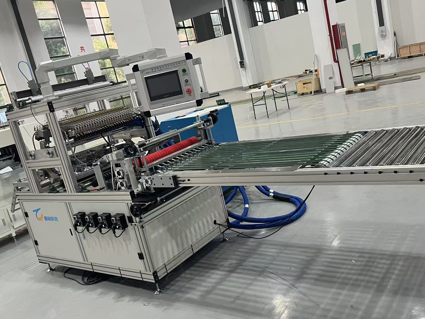 Pleated Paper Production Line Customized Filter Manufacturing Machine 50HZ With Gluing Machine