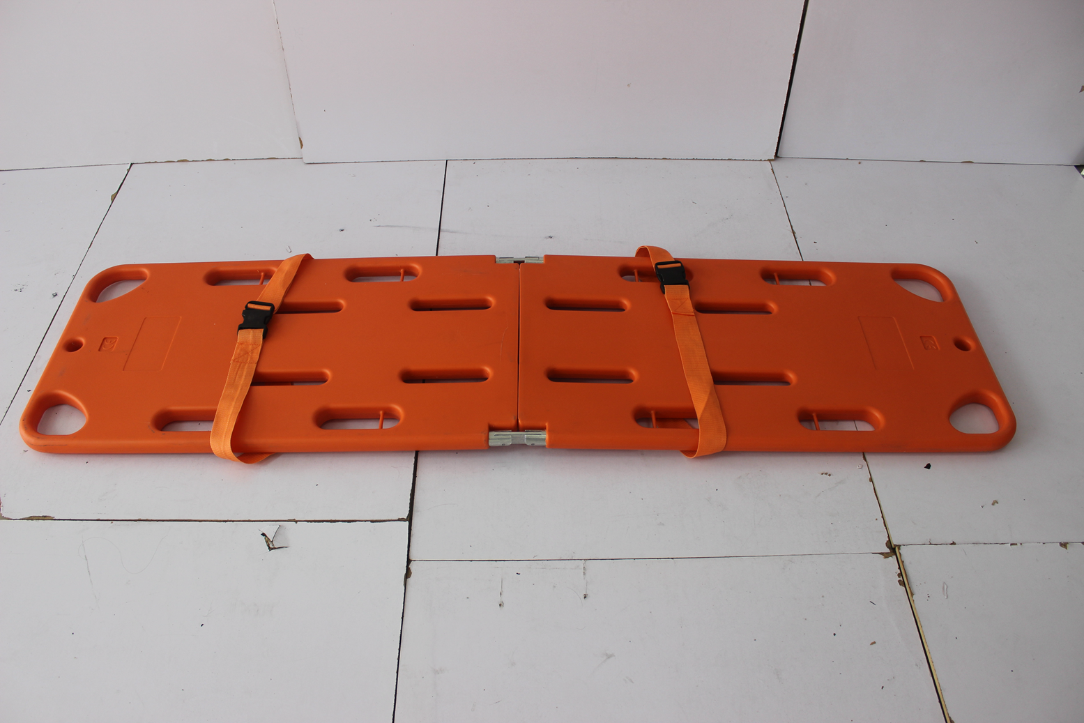 High-density plastic foldable emergency stretcher spine board with X-ray and CT penetration