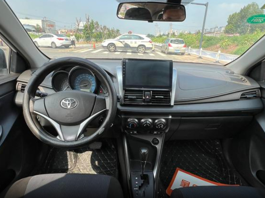 Used Car Toyota Yaris 2011 To 2024 Second Hand 1.5L 4AT 4 Wheel Sedan Car Cheap Used Toyota Sedan