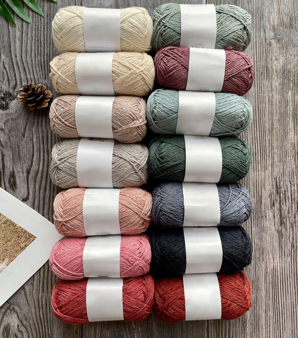 Practical Breathable Bamboo Cotton Blend Yarn , Lightweight Tape Yarn Crochet