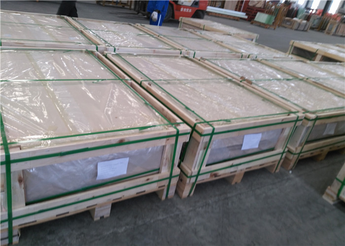 Low Iron Patterned Tempered Glass High Transparent Flat Shape For Solar Panel