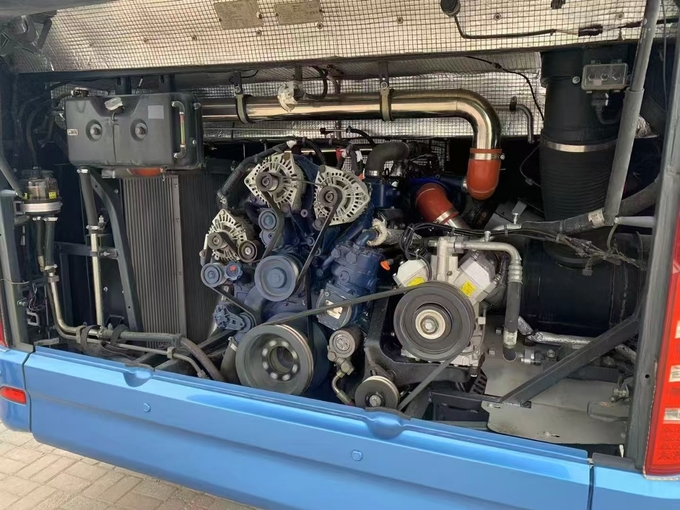 Coach Bus Second Hand Higer KLQ6132 Weichai 375hp Doubel Diff Bus 56 Seats Double Rear Alxe Lux Transport