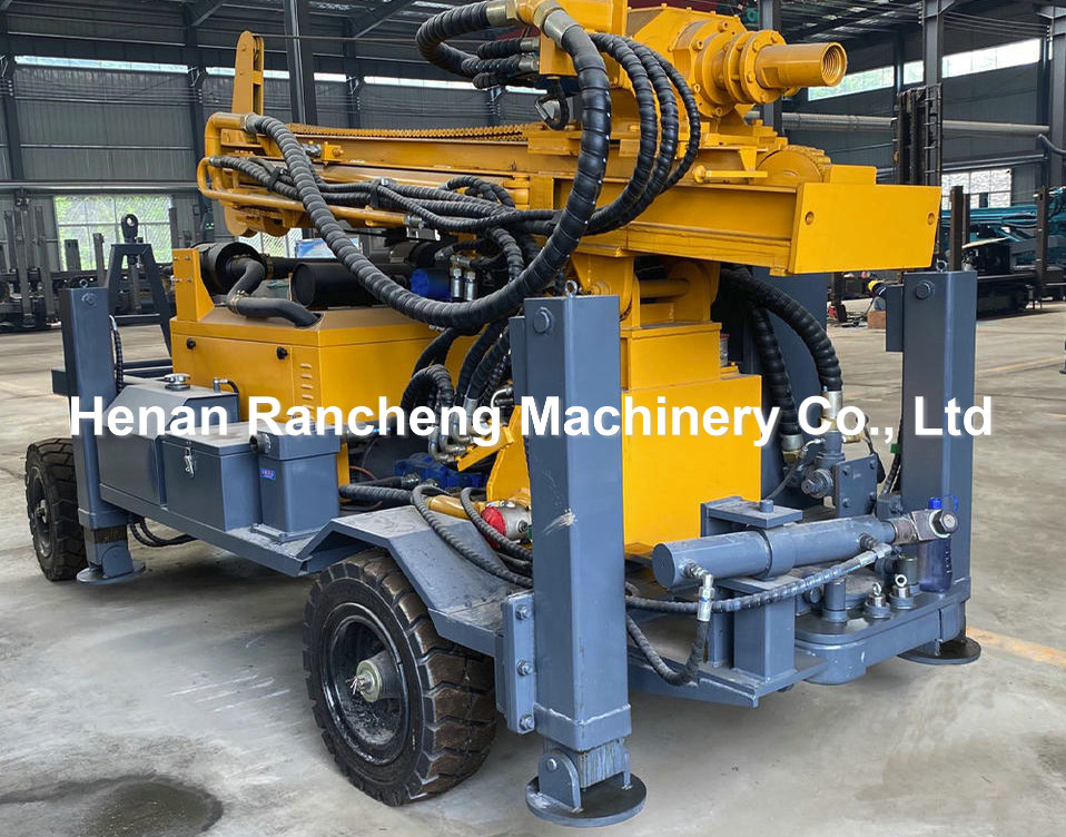 Wheel Mounted Water Borehole Drilling Machine 260m Depth 70KW Diesel Engine