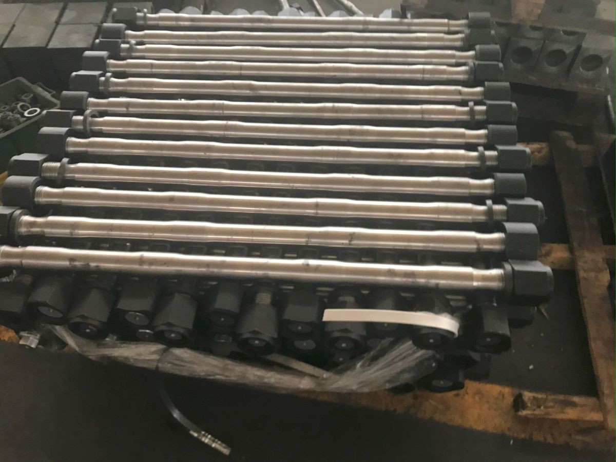 Komatsu Excavator Breaker Through Bolt Montabert Hammer Daemo DMB70 DMB90