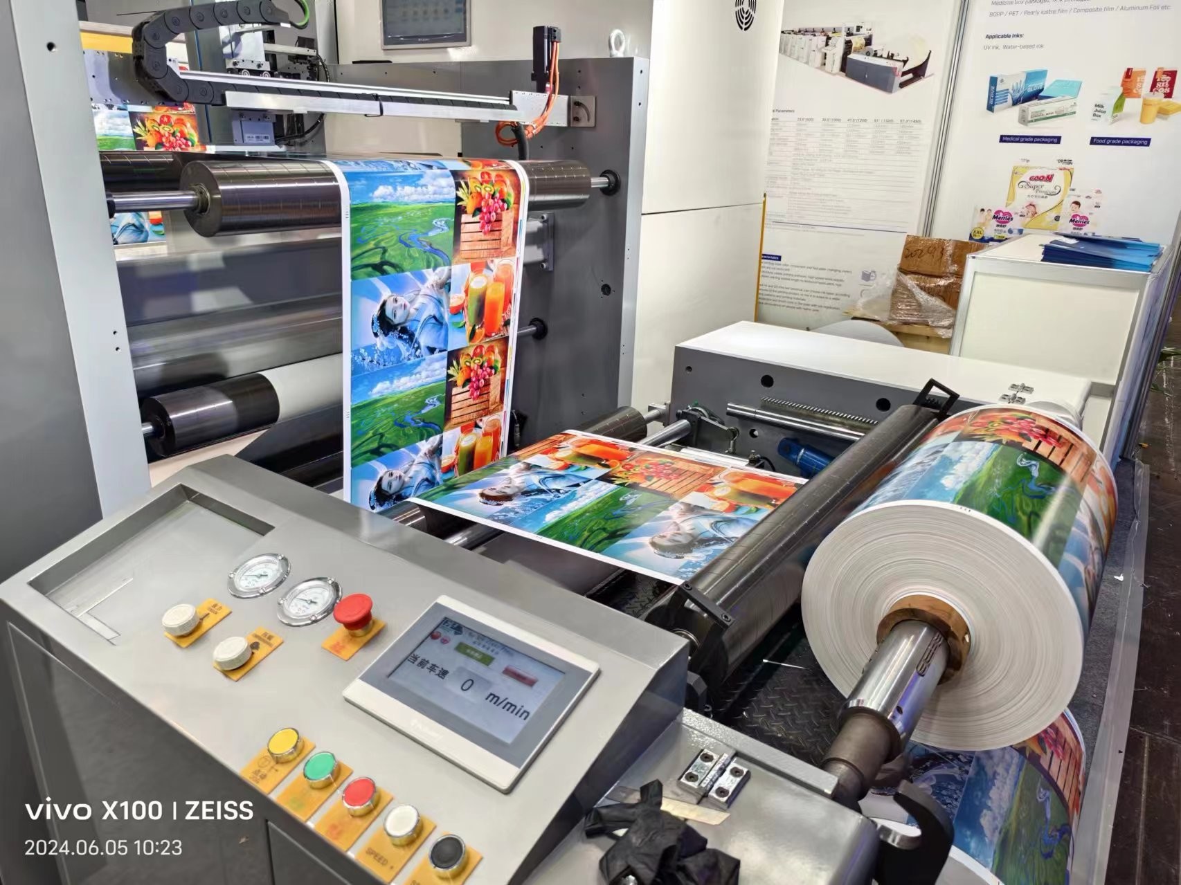 UV Servo Flexo Printing Machine 1350mm Roll-to-Roll Paper Cups New Condition Card Printer In-Line Gear Printing Shops
