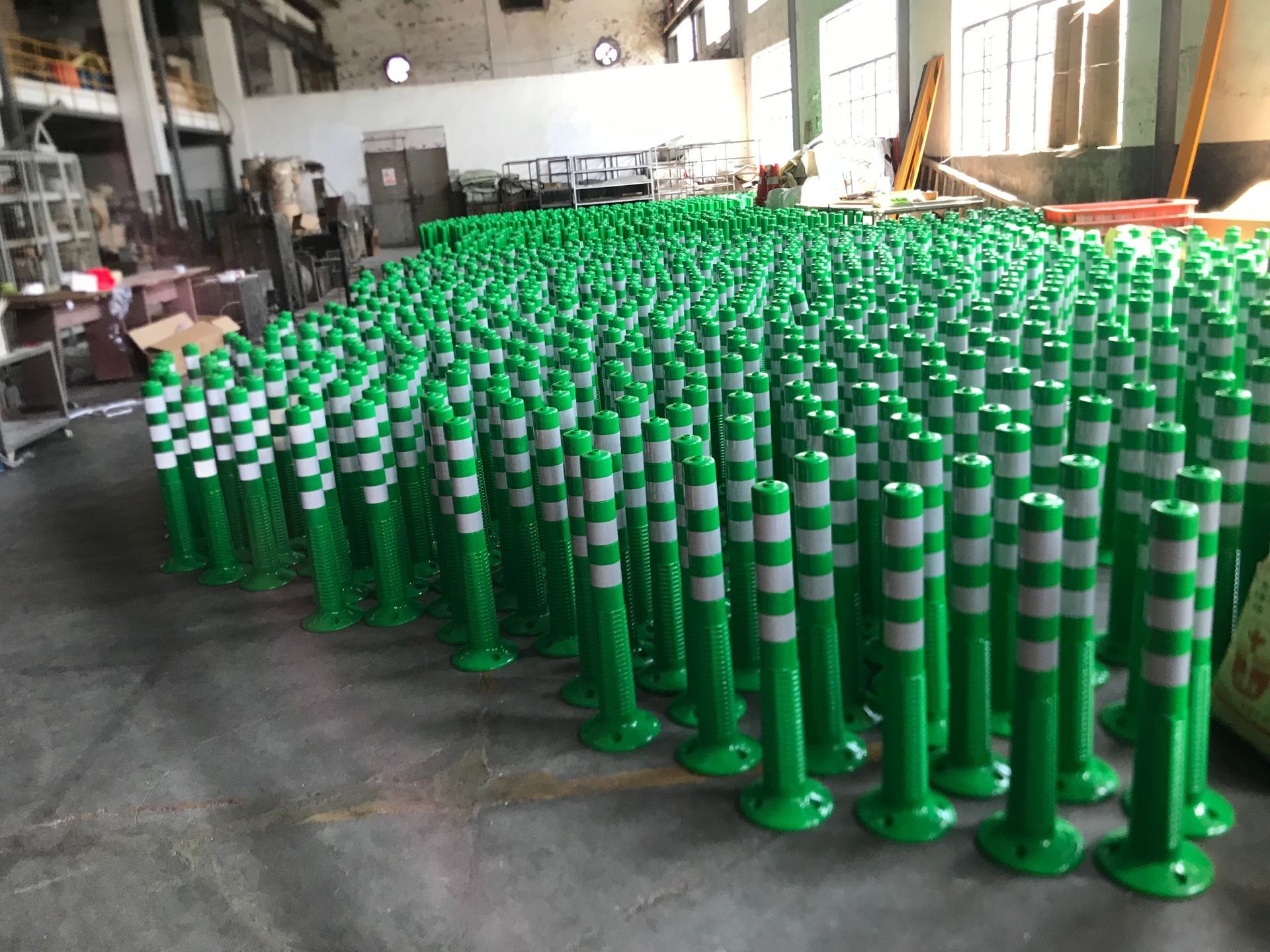 75cm Flexible Plastic Spring Post Durable PU Road Sign Posts For Safety