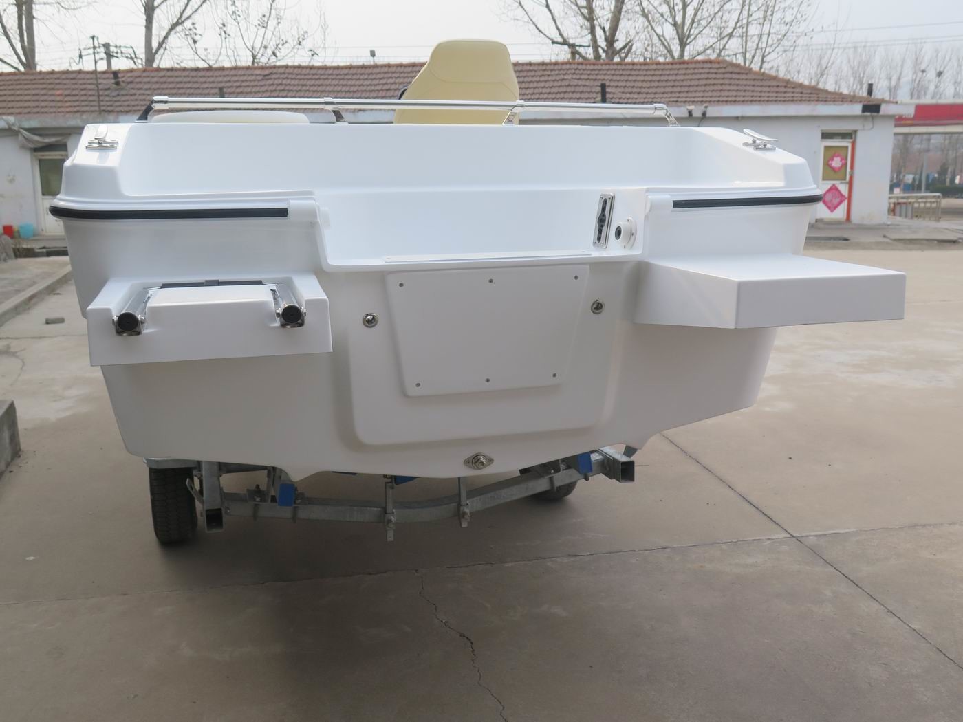 40HP 5m comfortable fiberglass pleasure yacht with all cushions