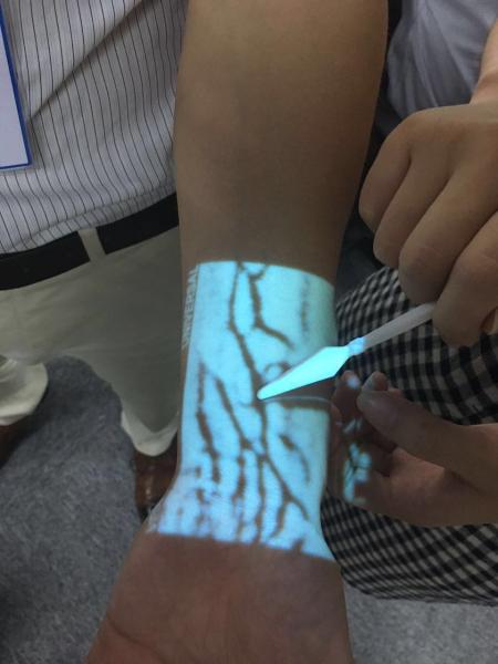 Medical Vein Locator Device / Vein Viewer Device For Emergency , No Laser And No