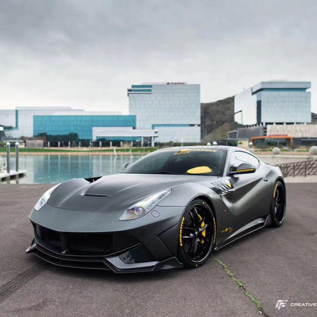 For Ferrari F12 Carbon Fiber Body Kit F12 Upgrades the SVR-style Front and Rear Bumper Spoilers With Hood Fenders