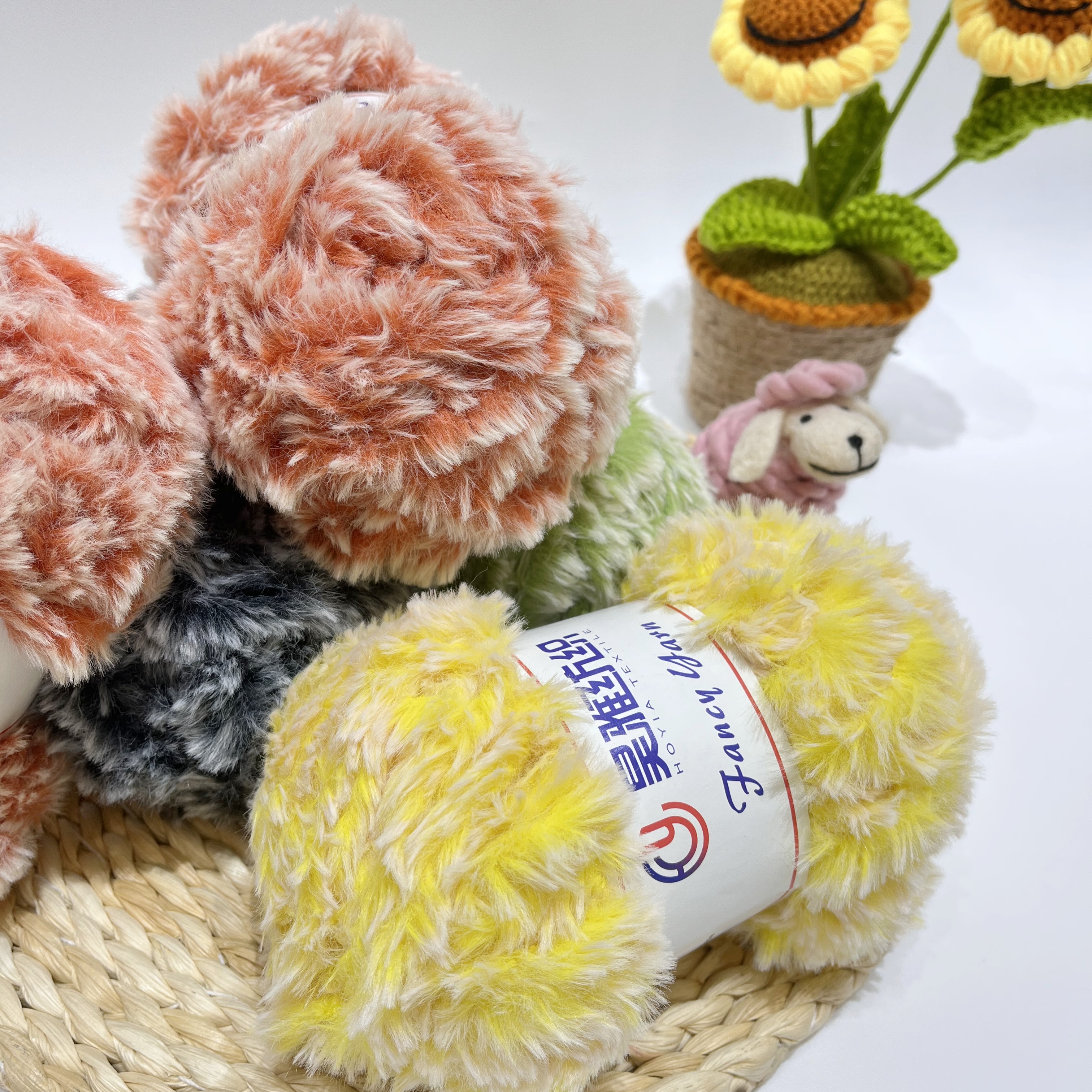 100% Polyester Coat Woman Faux Fur Yarn For Knitting