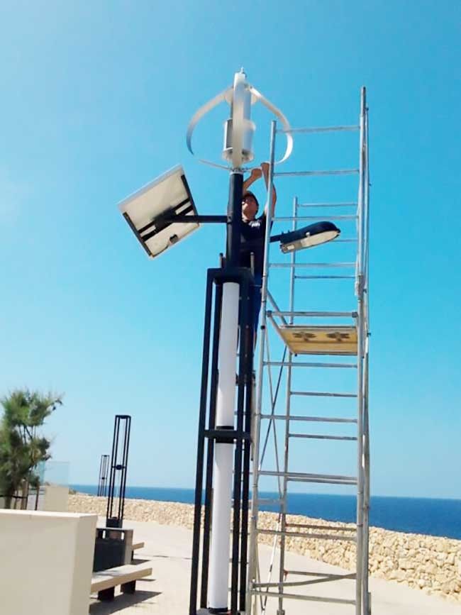 Professional Hybrid Solar And Wind Power Generation 600w Maglev Wind Turbine
